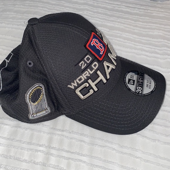 NEW New Era 2018 Boston World Series ChampS LOCKER ROOM HAT - Picture 2 of 4